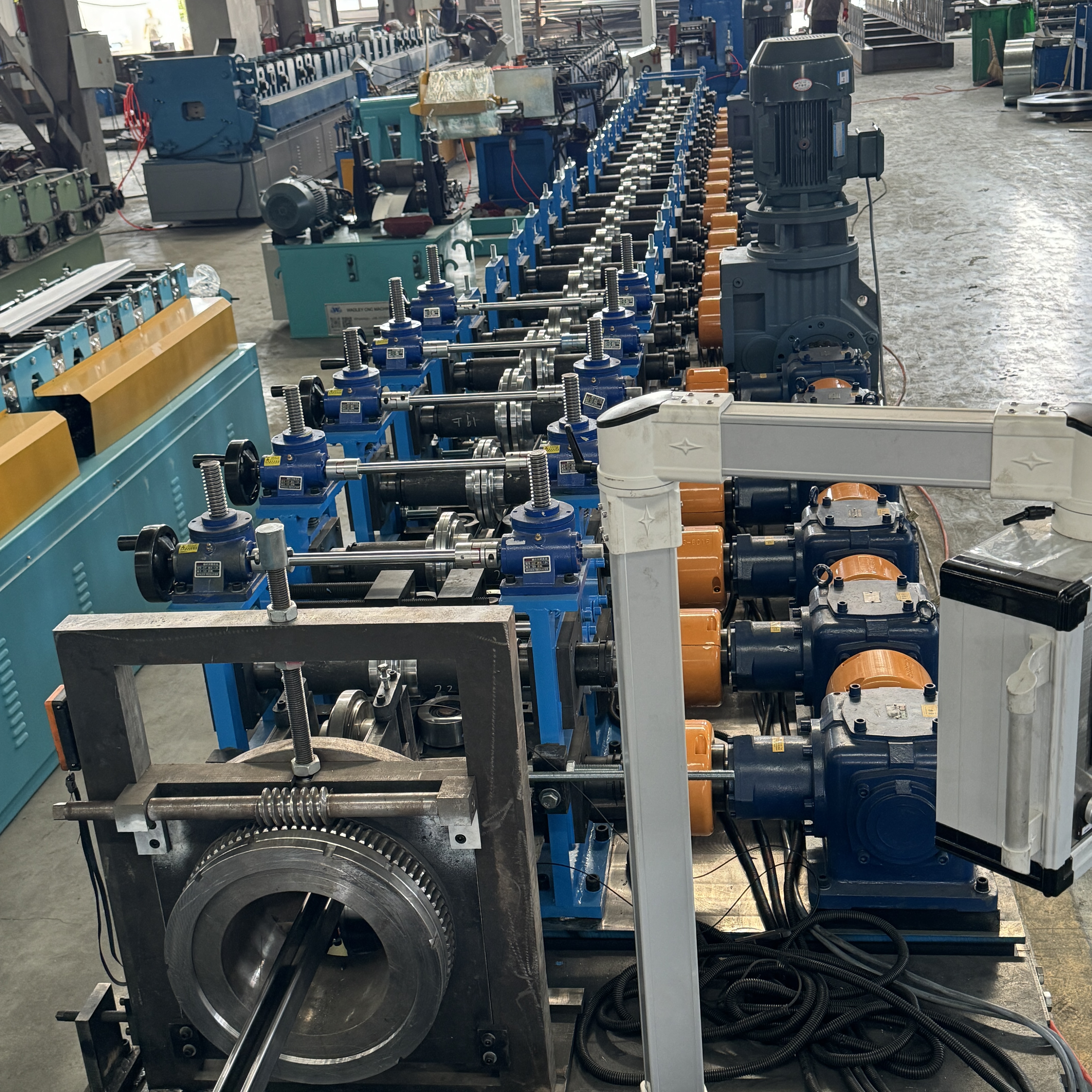 Post-Cut Roll Forming Machine: Advantages for Continuous Profile Production